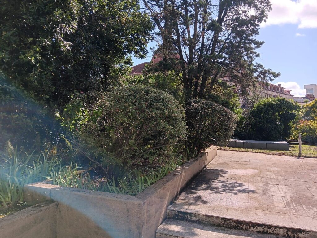 Entretien des espaces verts pour syndics et copropriétés à Nantes copro entretien extérieur nantes